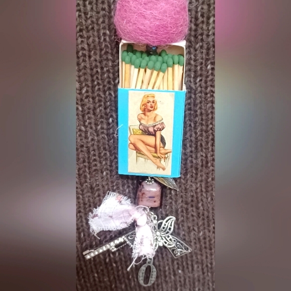 Handmade Necklace: - Picture 6 of 7